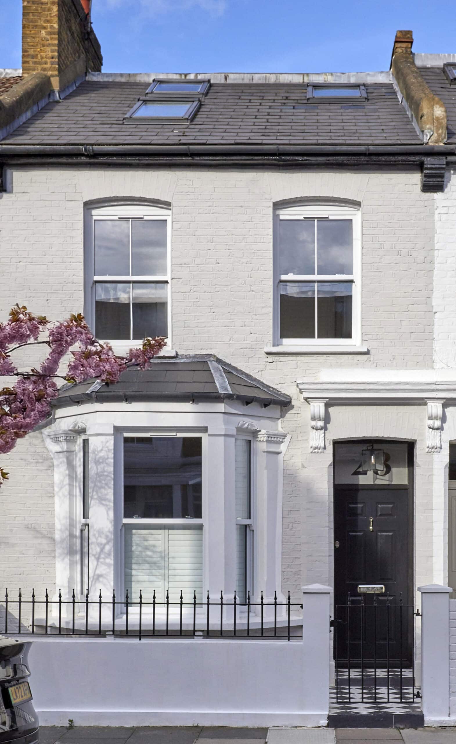 Contemporary PVCu Sash Windows In London Property